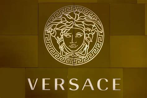 marchio versace venduto quando